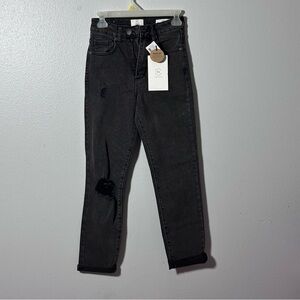 Cotton on Women black/Gray high rise relaxed mom jeans size 2‎